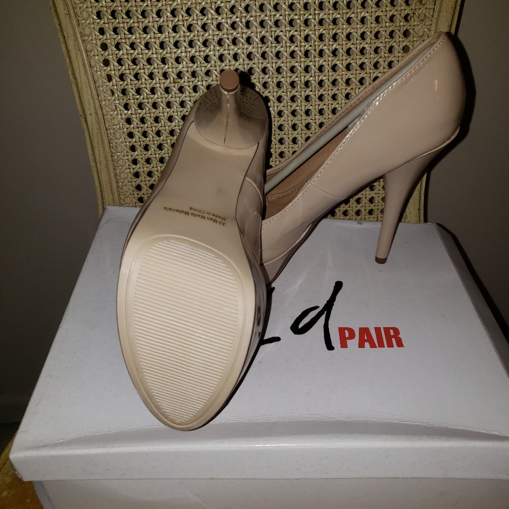 Shoes - Picture 4 of 5